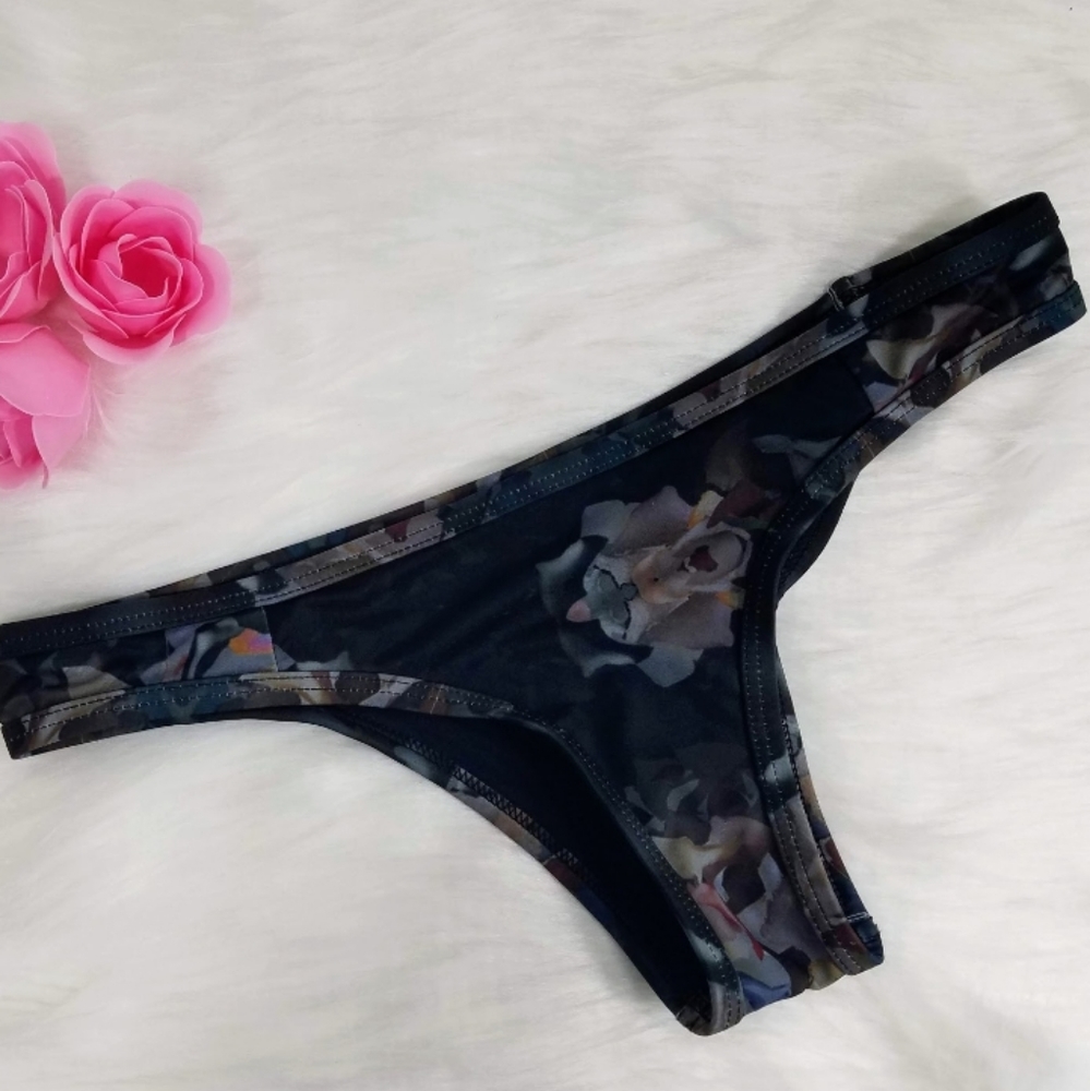 NEW Tavik black gray floral moderate coverage